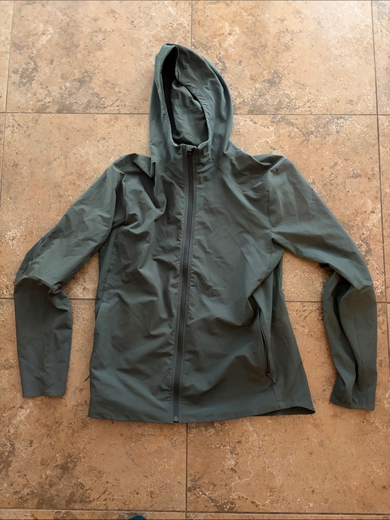 lululemon athletica Other - Lululemon men’s large warp light packable jacket green running